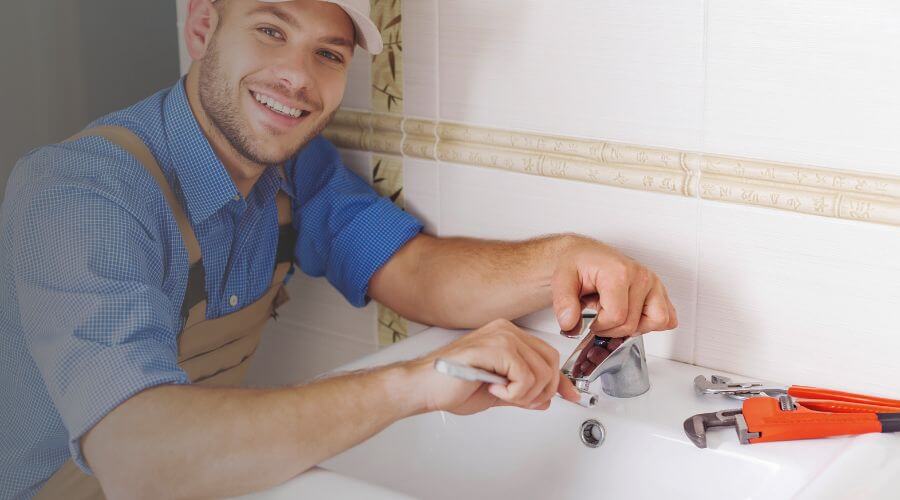 Handle or spout repair in Evanston, IN